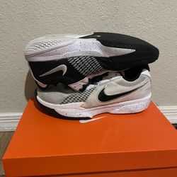 GT Cut Academy Size 10.5 