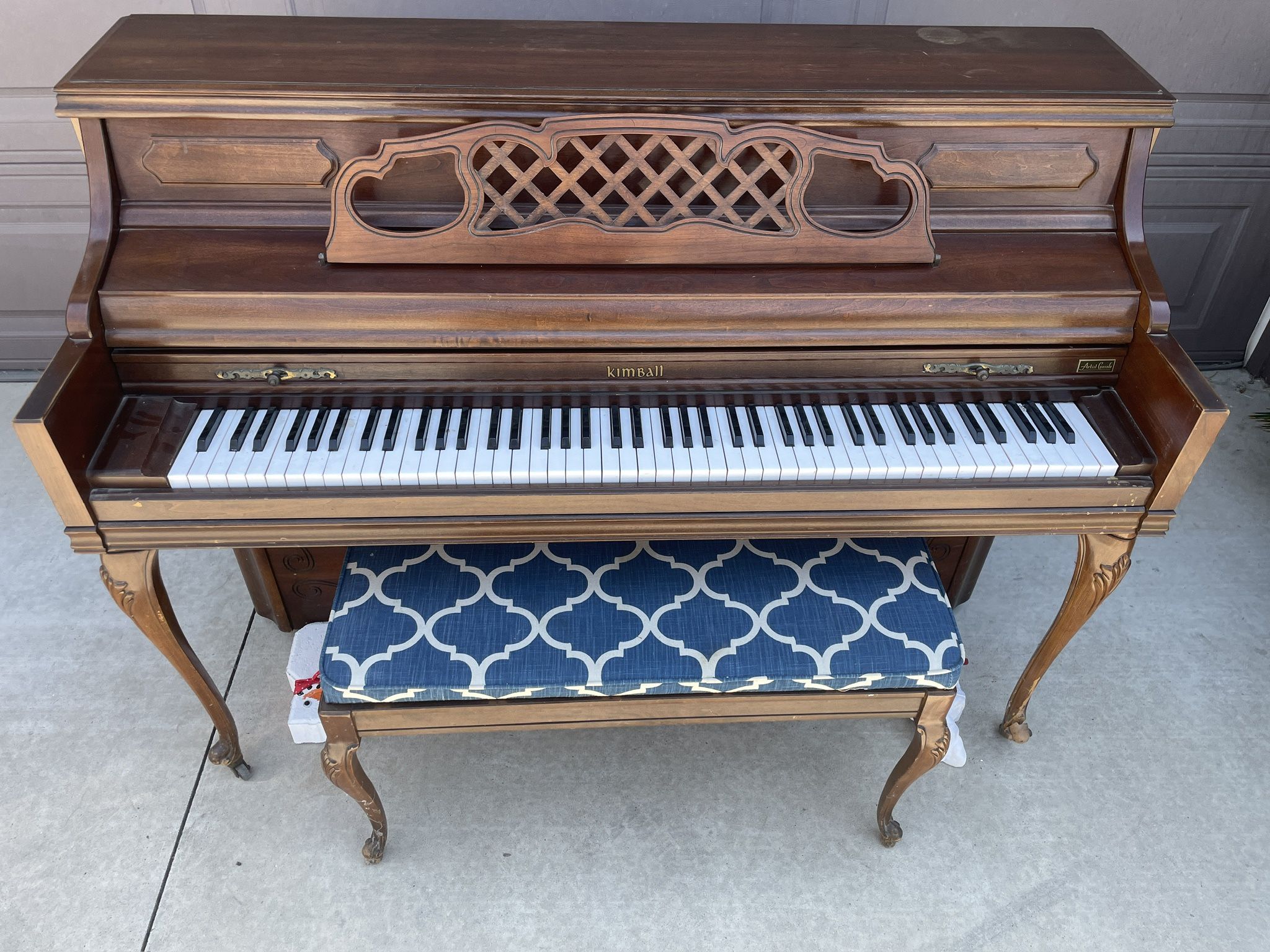 FREE Piano upright And Bench