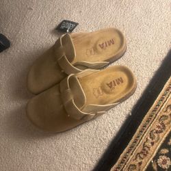 Women’s sandals