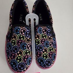 Girls Slip On Sneakers, Size 6Y