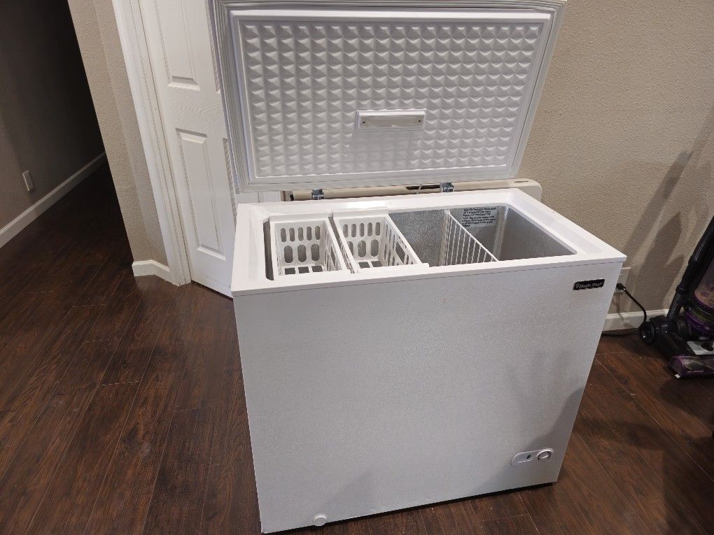 7.0 cu. ft. Chest Freezer