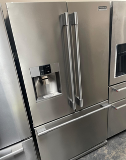 Deal: Frigidaire Pro Stainless French Door w/ Dispenser — Clean