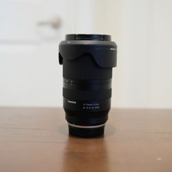 Tamron 17-70mm f/2.8 for Fujifilm X - MINT