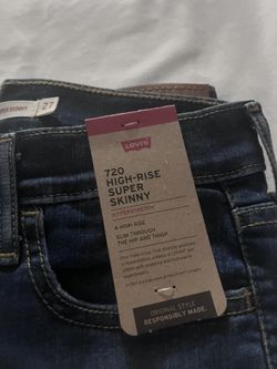 720 Women Levi’s New