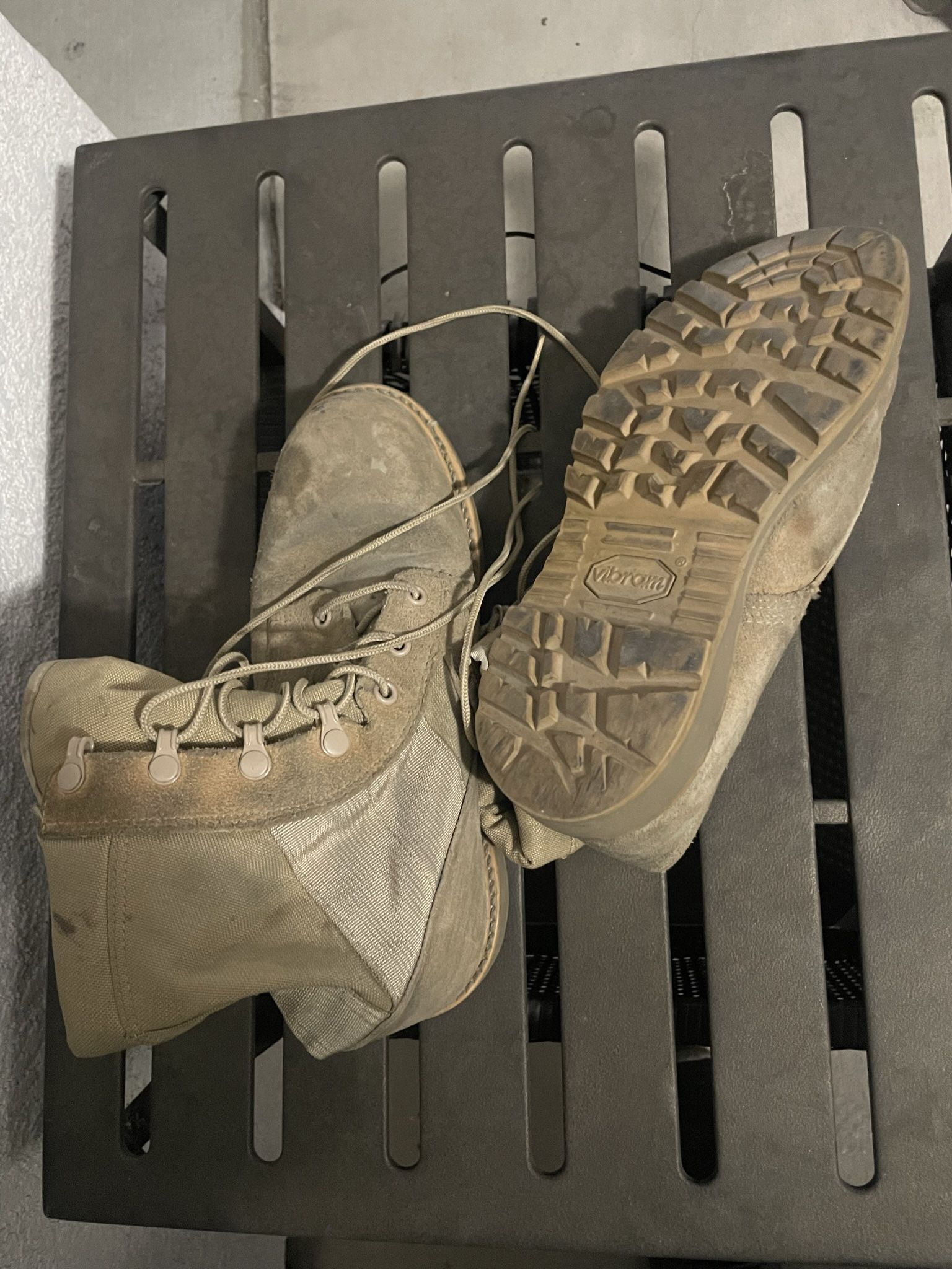 Used Army Tan Military Boots Size 9W