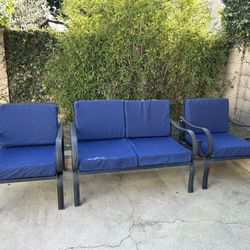 Outdoor Patio Sofa Set w/ Blue Cushions – Clean & Comfortable