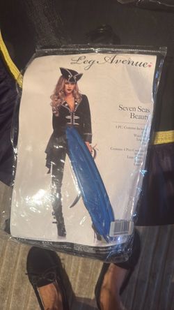 Woman Halloween costume, seven seas, beauty, beautiful costume size small