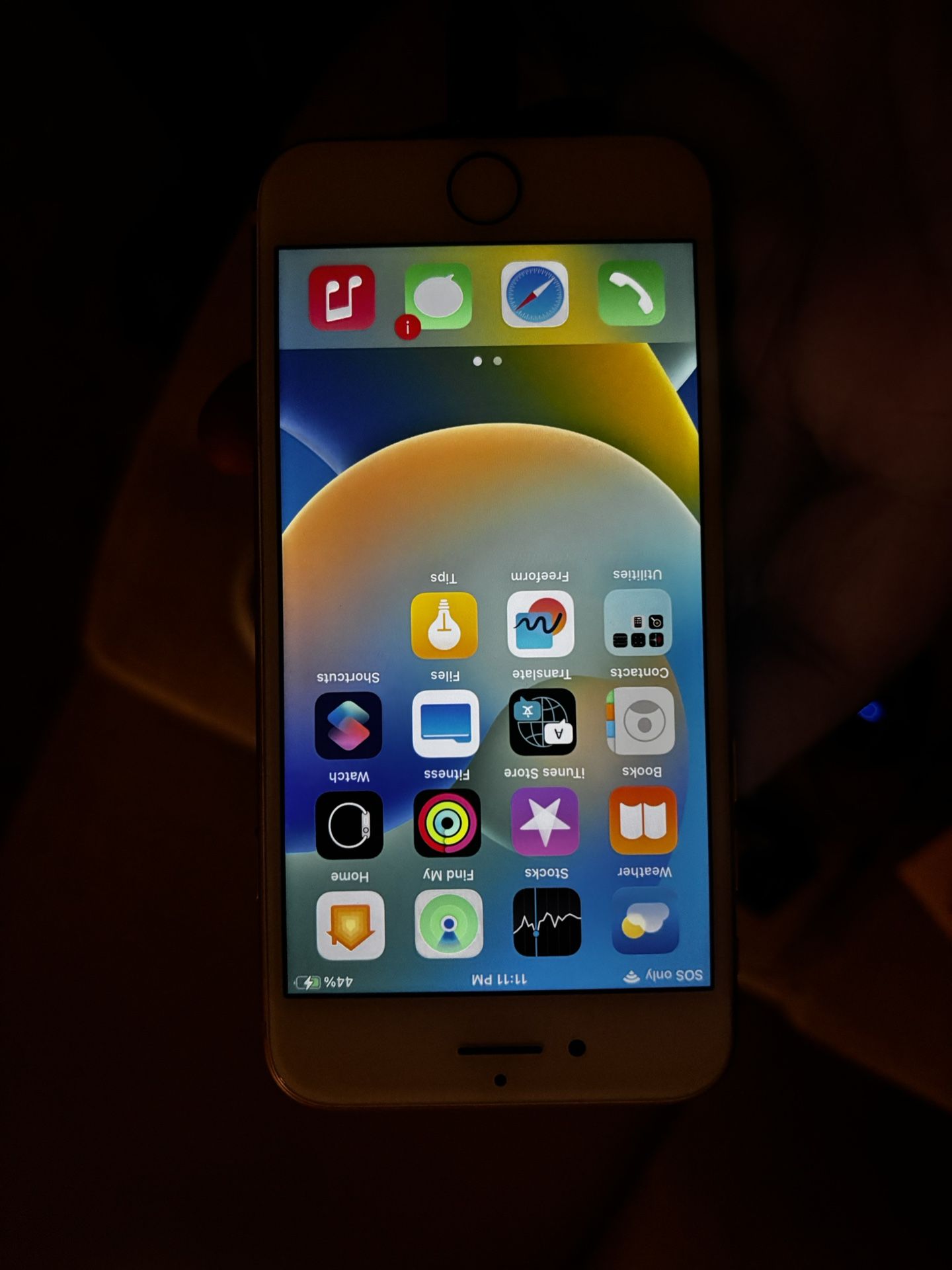 iPhone 8 Unlocked. No Scratches