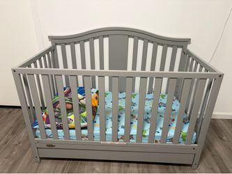 Grow with me crib/memory foam mattress/ sheets and comforter sets!