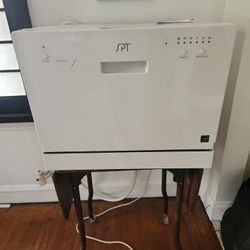 SPT Countertop Dishwasher 