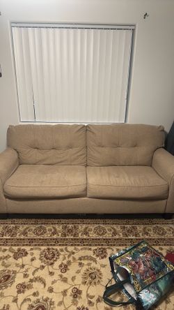 Couch with pull out bed