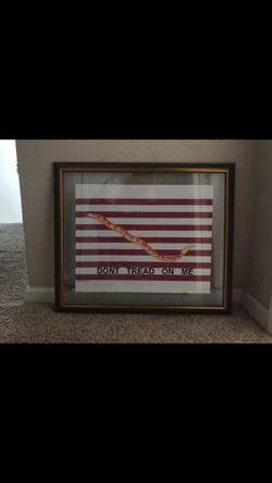 Art work, decor, paintings, photos.