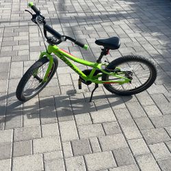 Specialized Riprock 20” Kid’s Bicycle 