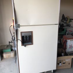 Refrigerator , Works Good 