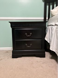 Nightstand - 2 drawer