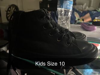 Boys shoes