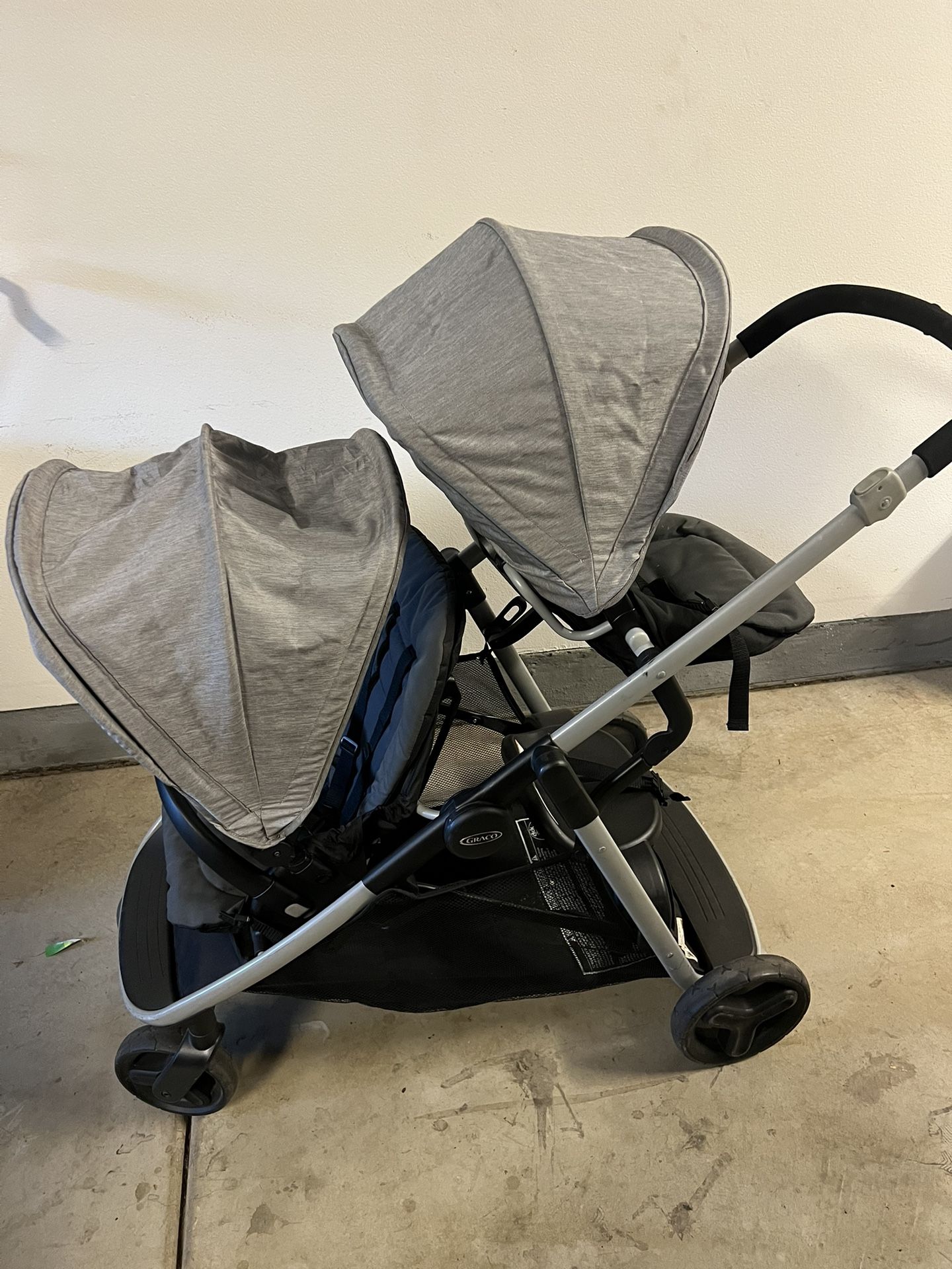 GRACO DOUBLE STROLLER