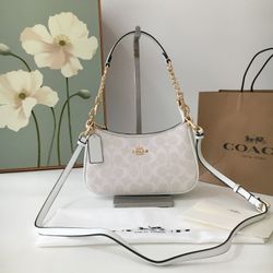 COACH new classic letter underarm bag