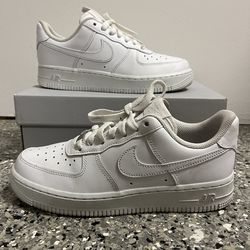 Women’s Nike Air Force 1 Size 7