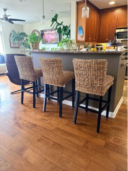 Set of 3 Wicker Counter Stools – Excellent Condition