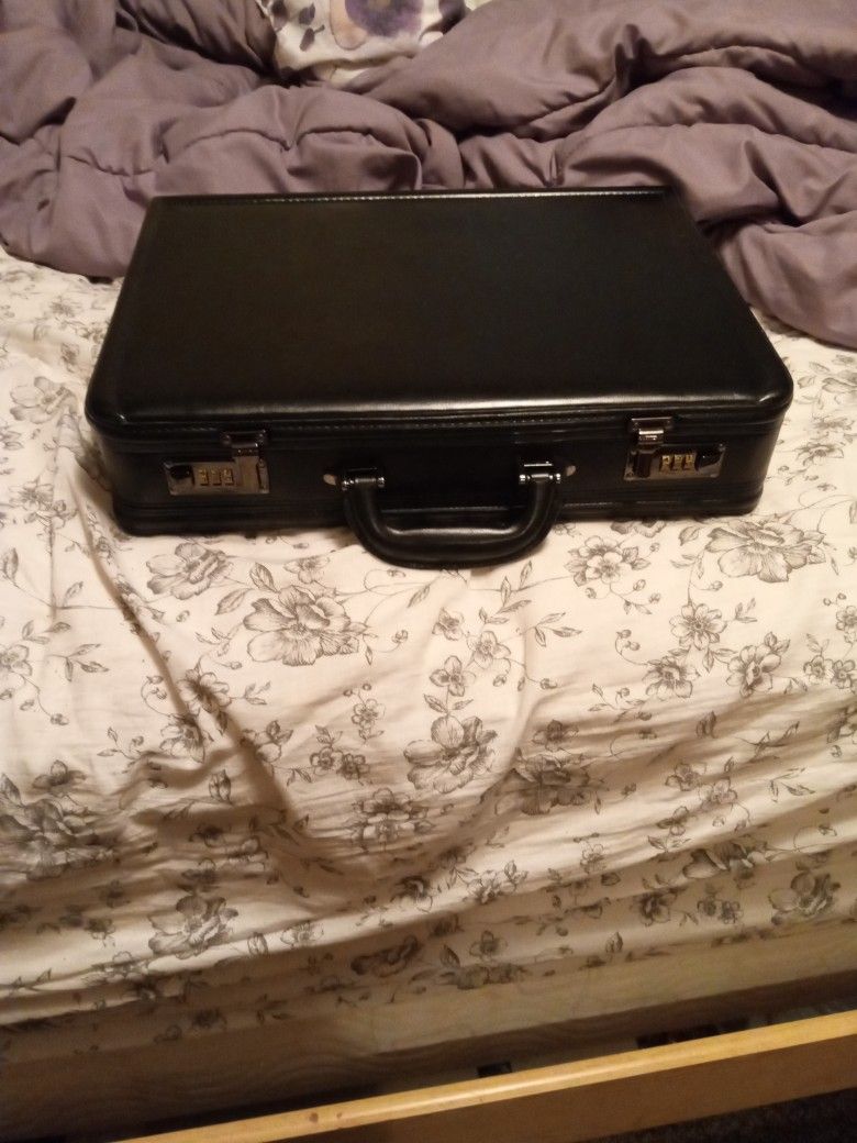Samsonite Briefcase With Lock
