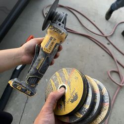 Dewalt Grinder With Many Grinder Blades