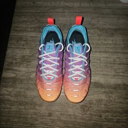 Nike Women's Air Vapormax Plus 