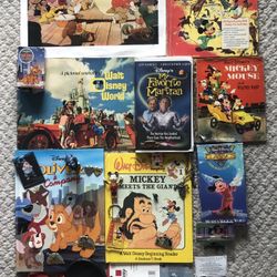 Ultimate Vintage DISNEY Collectors Lot-Keychain-Pins-Books-Vhs-Coin-Pewter Taz Necklace & Winnie Pin+++