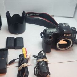 Canon EOS 6D(WG) DS126401 Camera With 2 Lens, Extra Batteries, Charger 