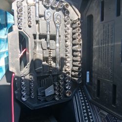 94 Piece Husky 1/4 & 3/8 Dr Mechanics Tool Set