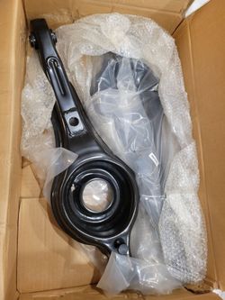 2000-----2011 Ford focus lower rearward control arms