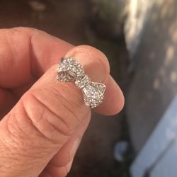 Beautiful Diamond Ring Size 8    25 Diamonds Set In 925 Sterling Silver 