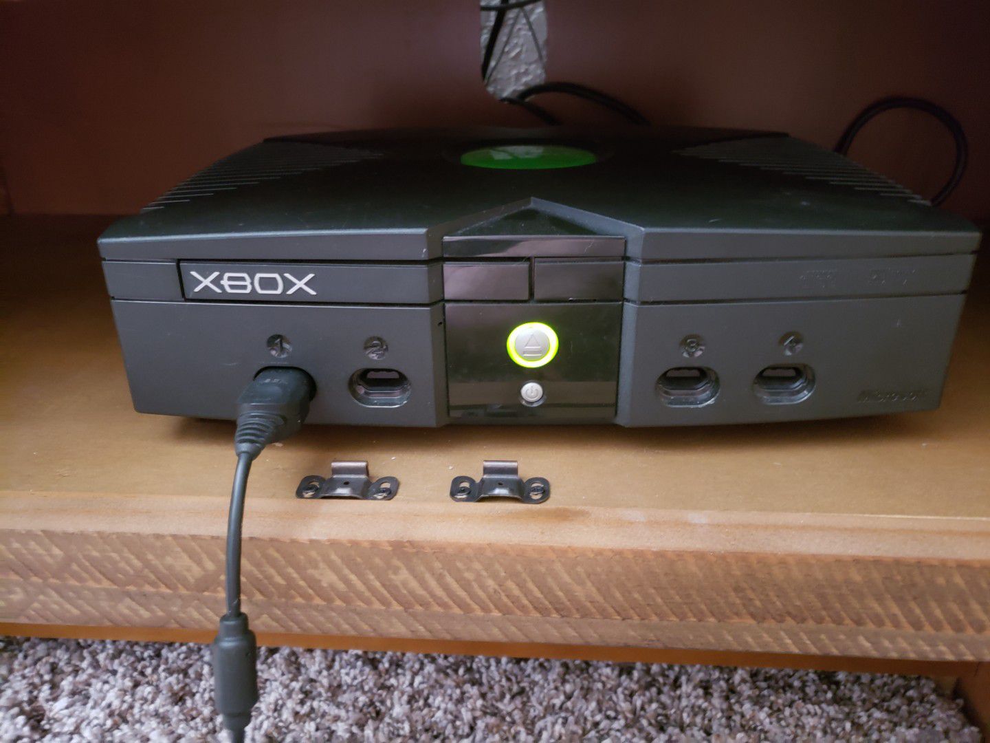 XBOX ORIGINAL MODDED W/ALL NES/SNES/GENESIS AND MORE W/3 CONTROLLERS