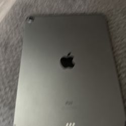 Esta Buena Esta Laquiada Y Necesita Cargador Es Nueva