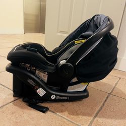 Graco Infant Car Seat + Base 