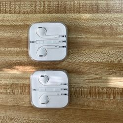 Apple Ear Buds With Jack