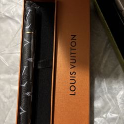 L.v and Gucci brand new ballpoint pen new in box