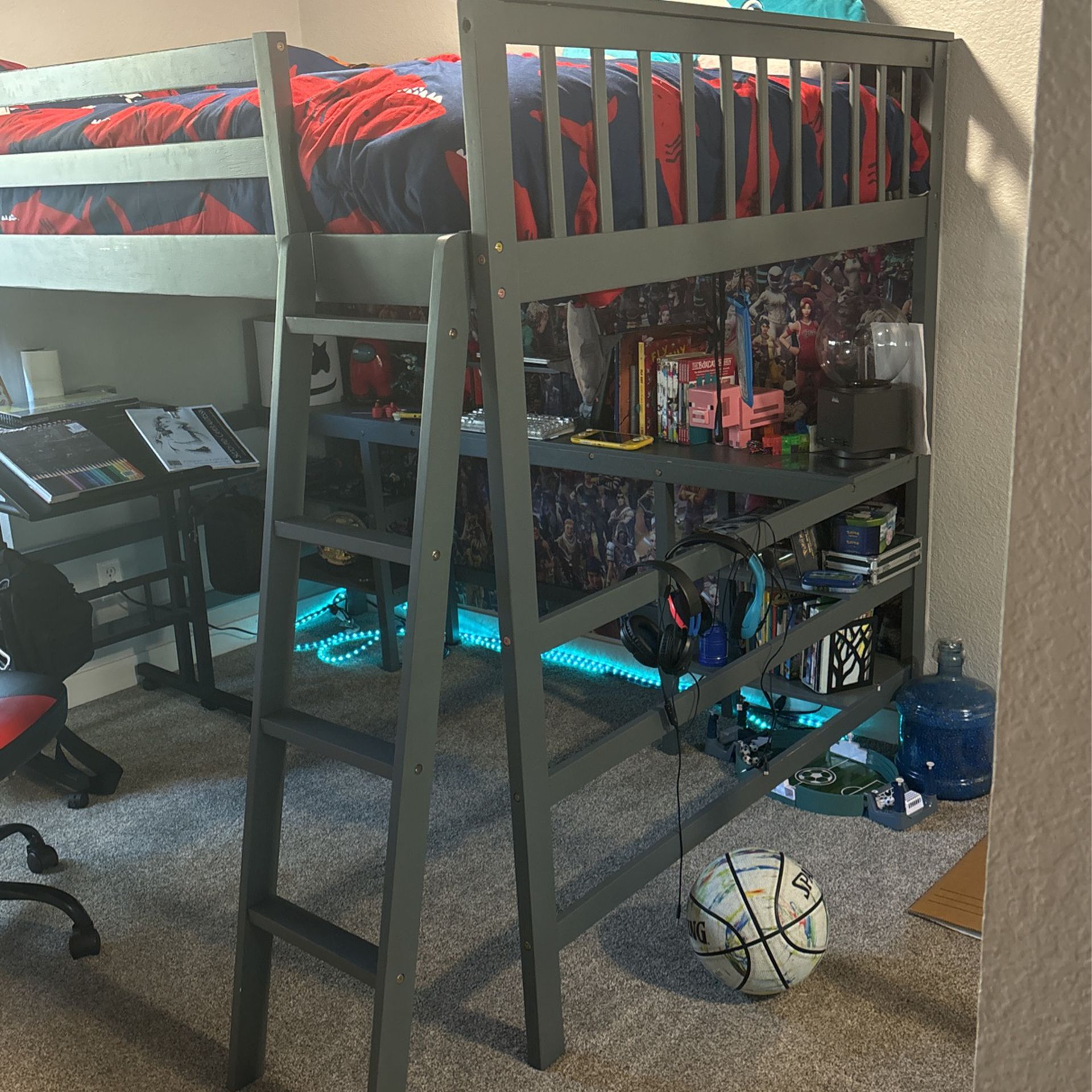 Bunk Bed With Shelf’s 