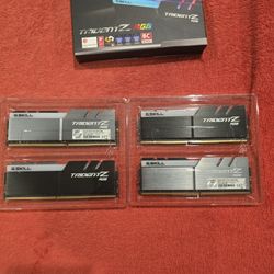G.Skill Trident Z RGB 32 GB DDR4-4133 CL17 RAM 