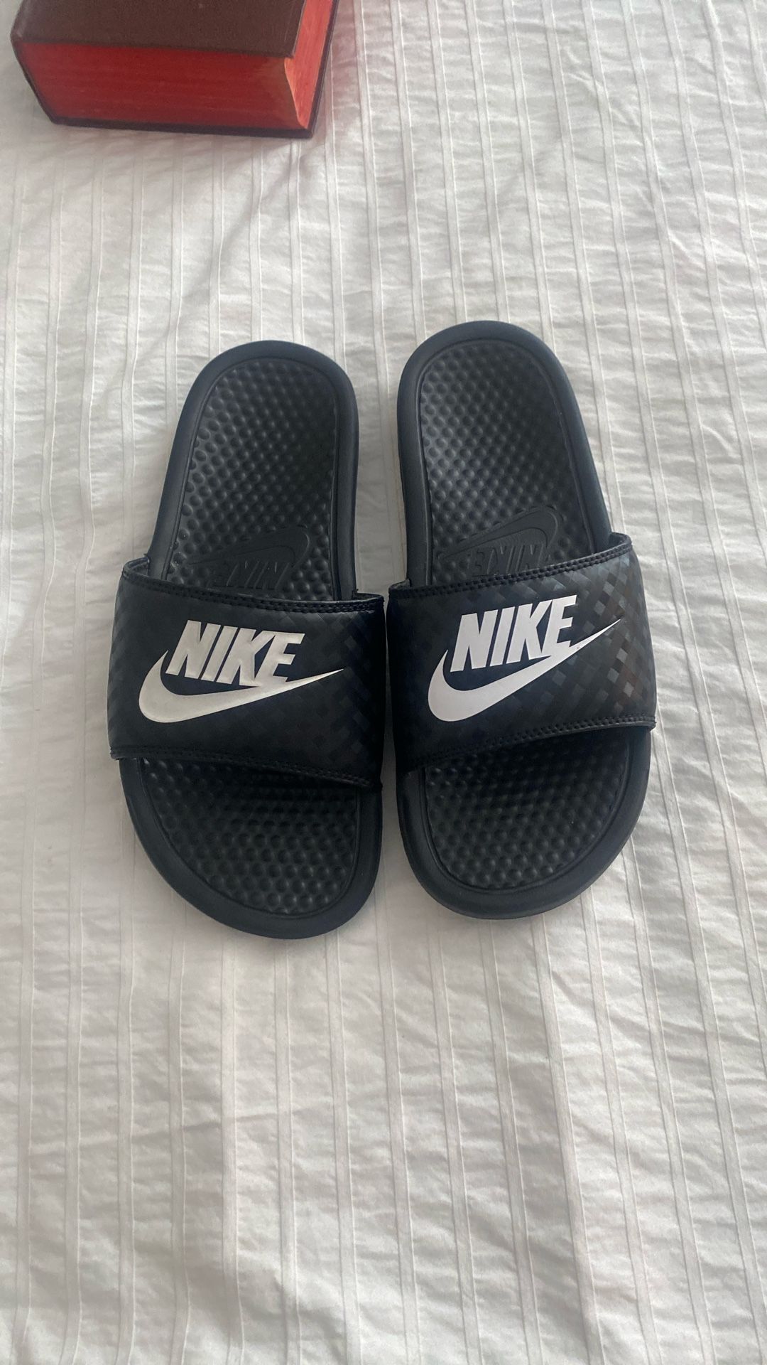 Women’s Nike Victori One Slide Sandal Size 8