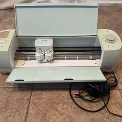 $150 Cricut Explore Air 2 + Cables Included  