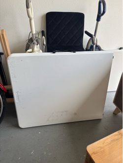 Large 6’ folding table with adjustable height legs
