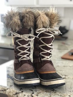 Sorel Size 6