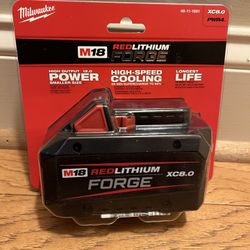 Milwaukee M18 18V REDLITHIUM FORGE XC 8.0 Ah Battery Pack