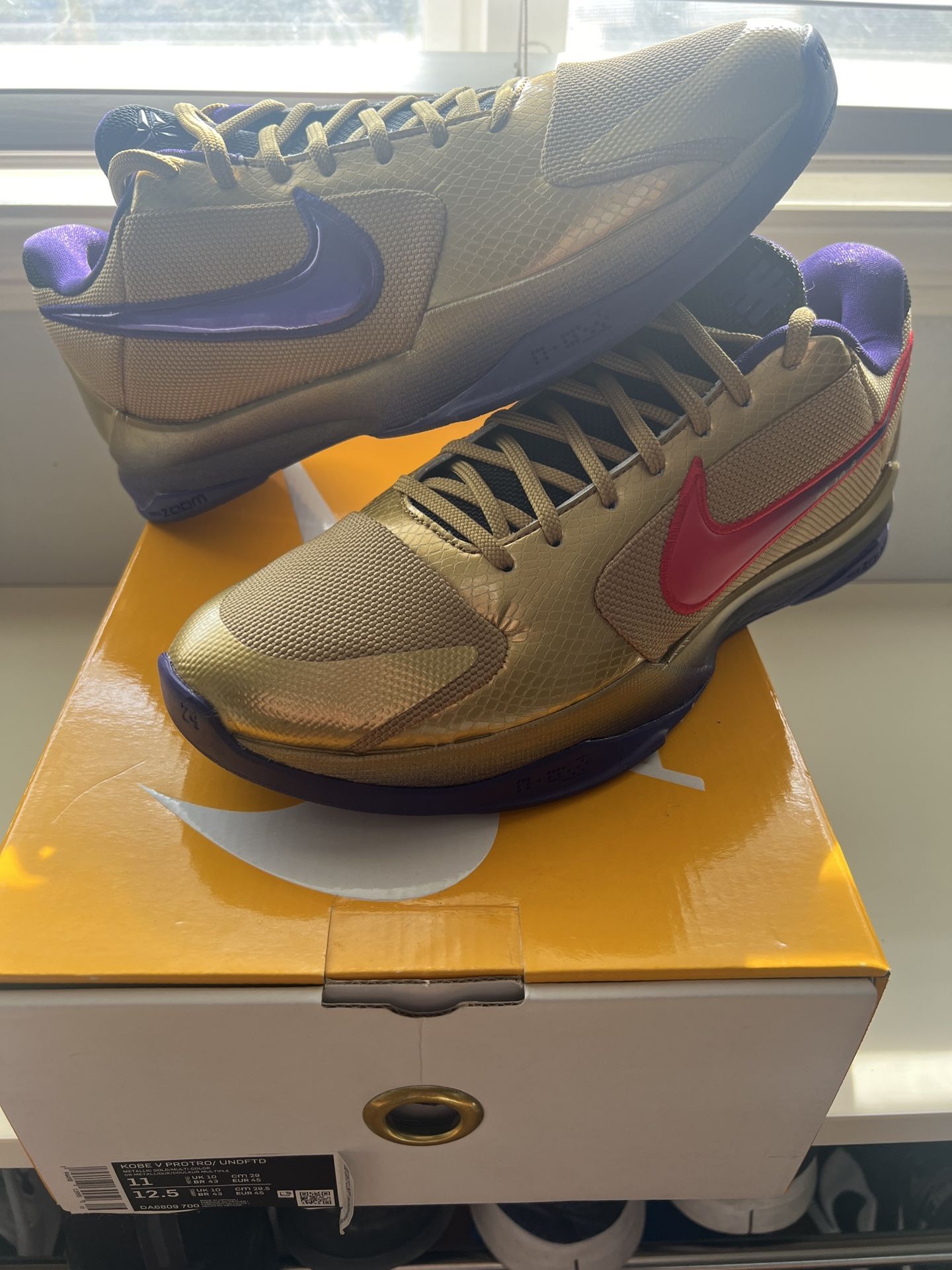 Nike Kobe 5 V Pronto Undefeated “Hall of Fame”