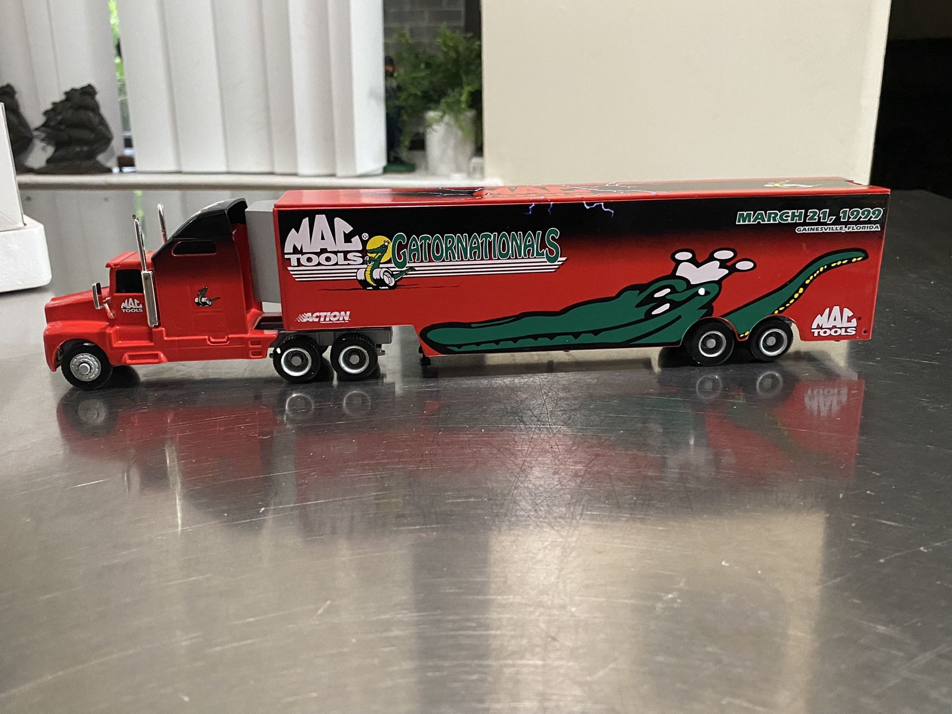 Mac tools Gatornationals 1999 Aeromax Hauler 1:64 Scale