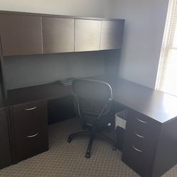 Office Desk And Hutch 82x66 