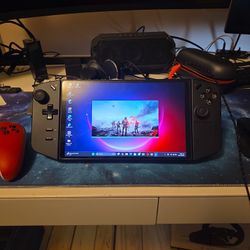 Lenovo Legion Go Perfect Conditions 500gb