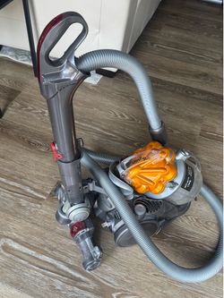 Dyson DC21 vacuum cleaner - Like New