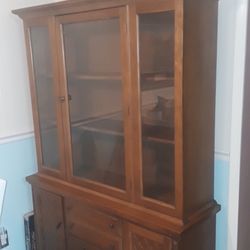 China Cabinet 4X15”, Excellent Condition